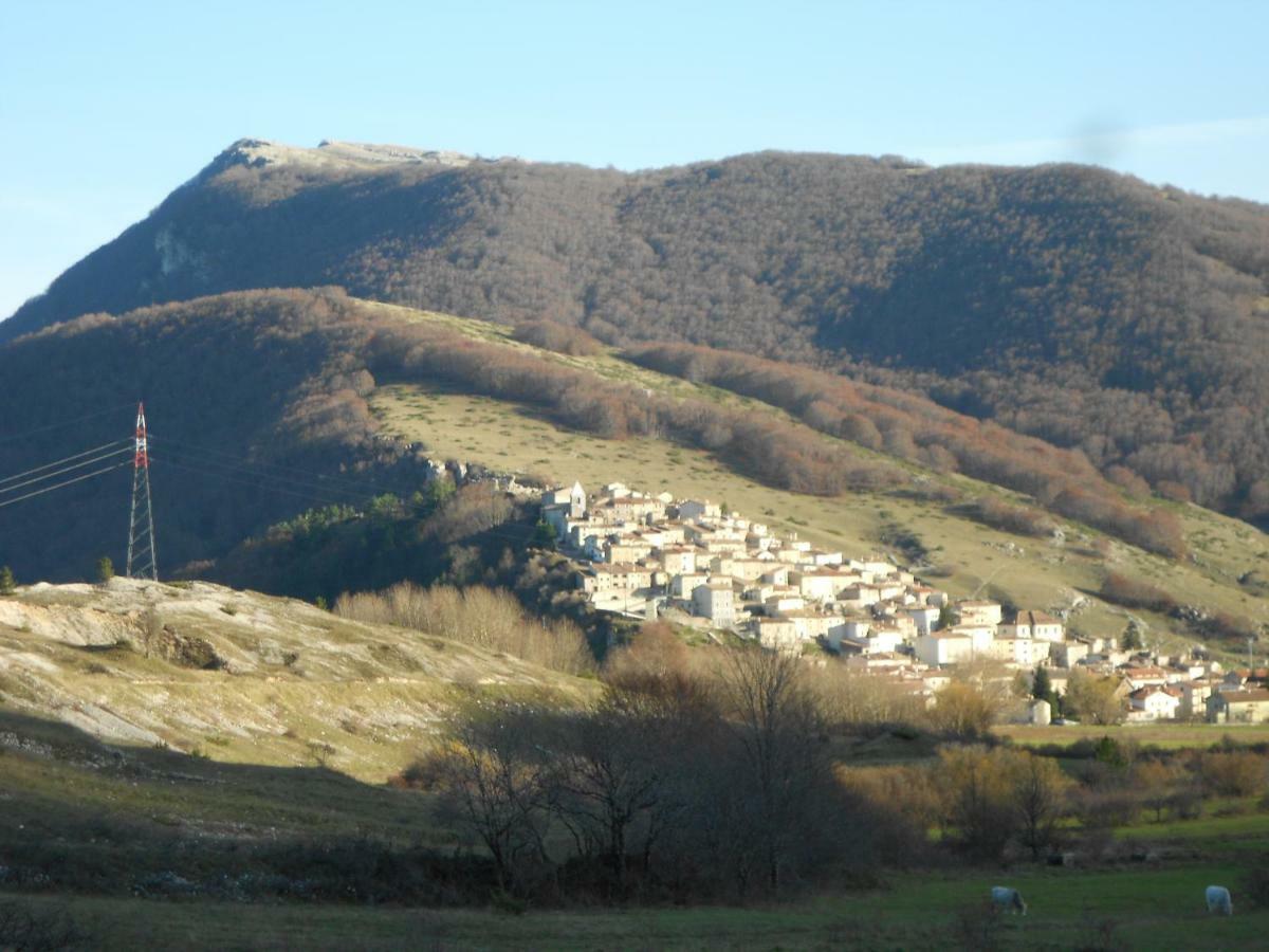Appartamento Roccione Ovindoli Exteriör bild